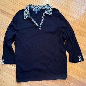 Elegant Black Top with Patterned Collar 2X